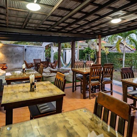 Phatcharee Resort Baan Tai Buitenkant foto