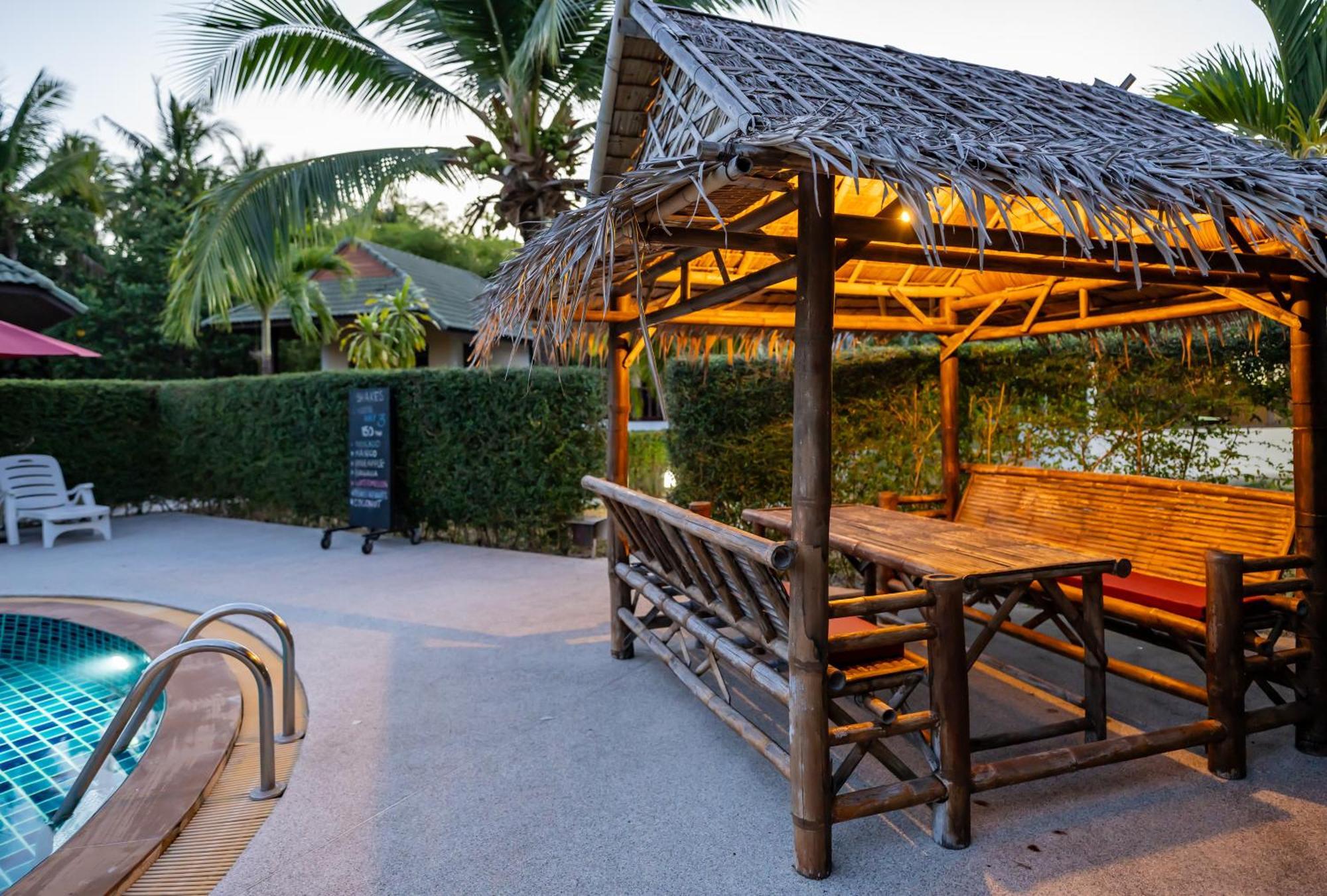 Phatcharee Resort Baan Tai Buitenkant foto