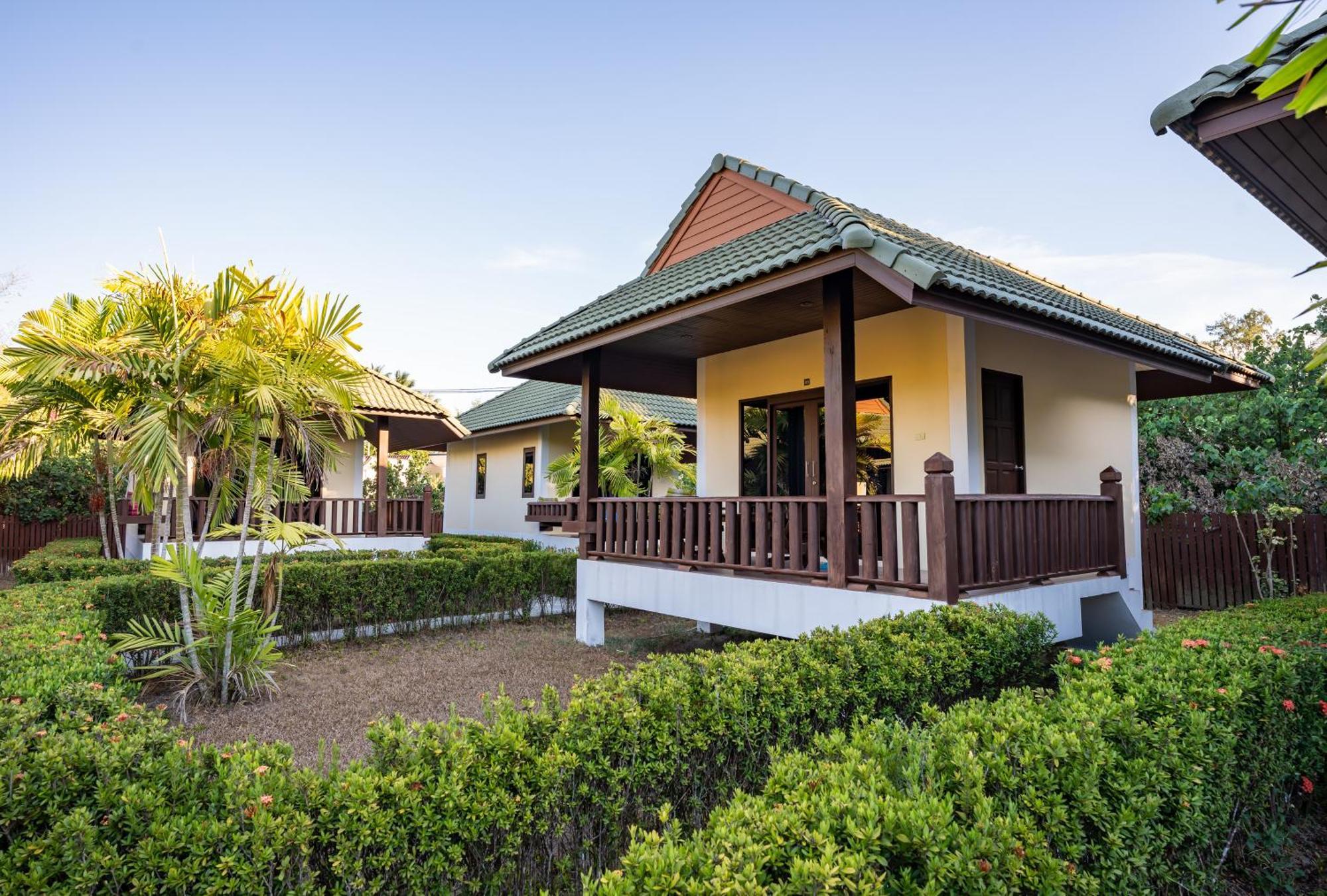 Phatcharee Resort Baan Tai Buitenkant foto