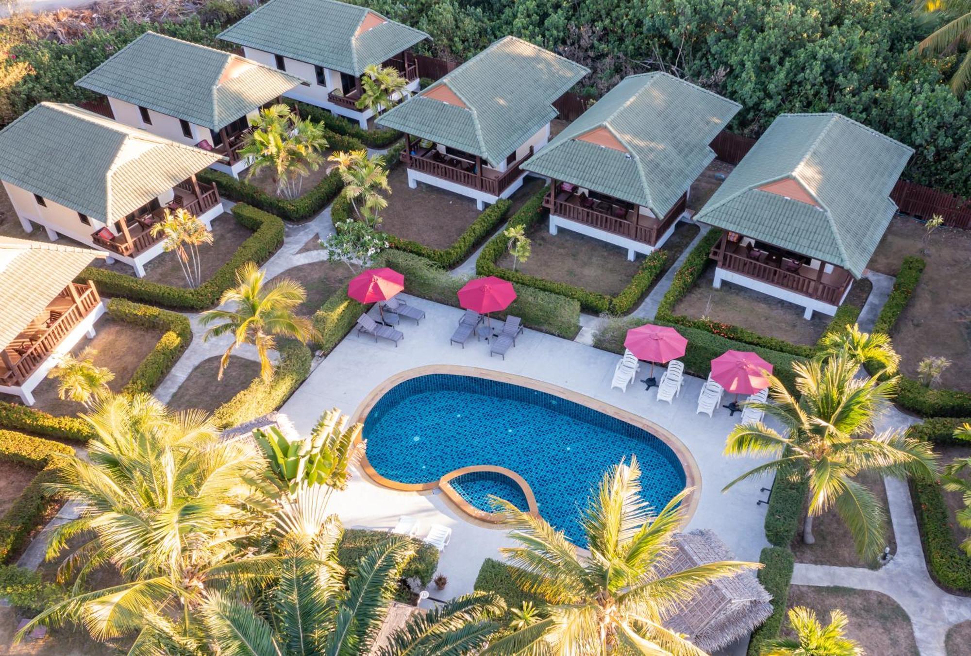 Phatcharee Resort Baan Tai Buitenkant foto
