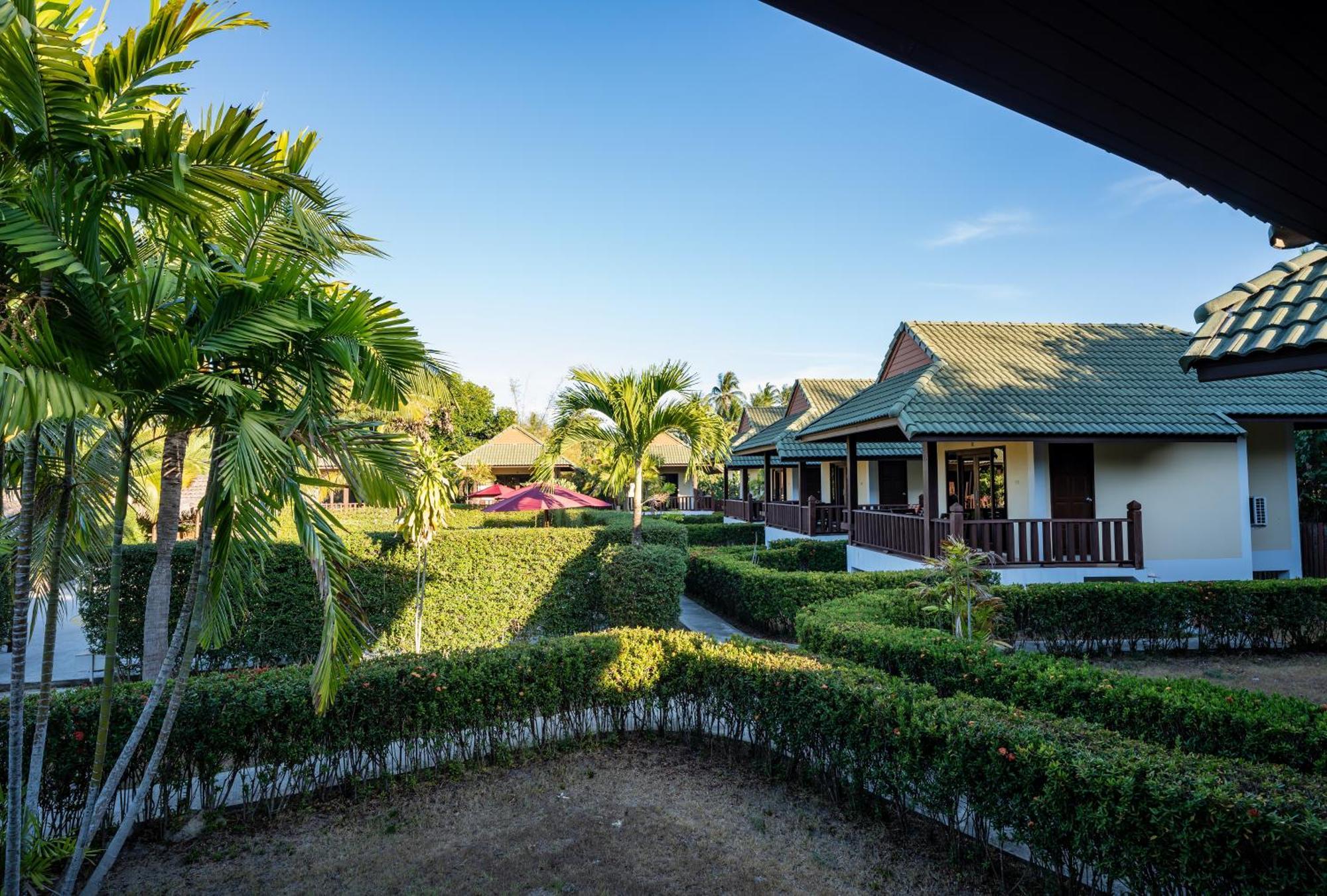 Phatcharee Resort Baan Tai Buitenkant foto