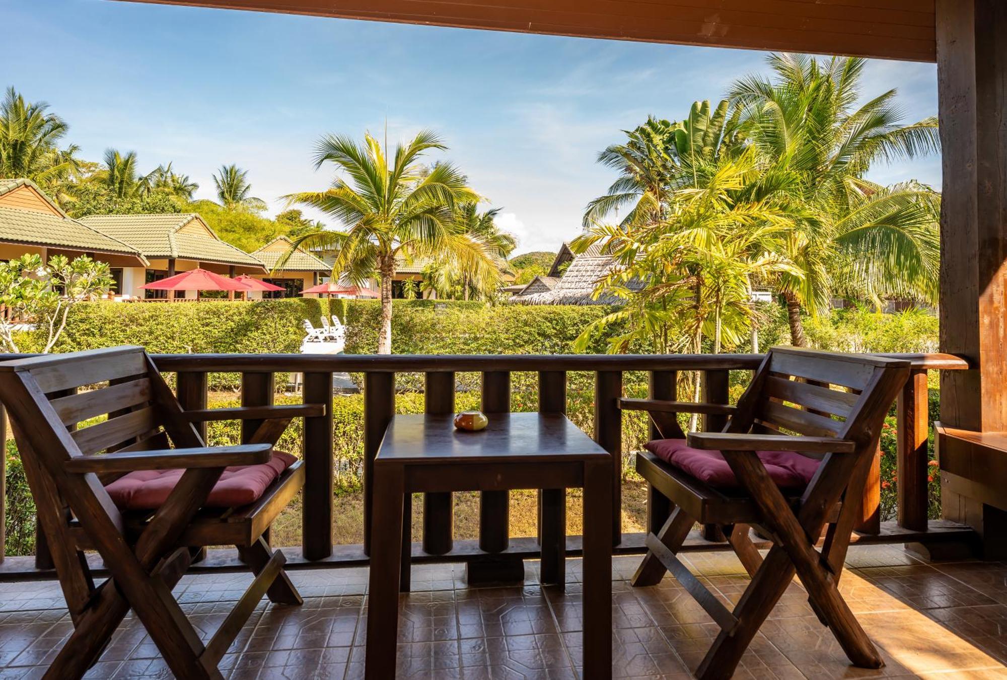Phatcharee Resort Baan Tai Buitenkant foto