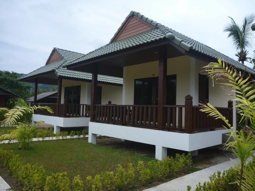 Phatcharee Resort Baan Tai Buitenkant foto